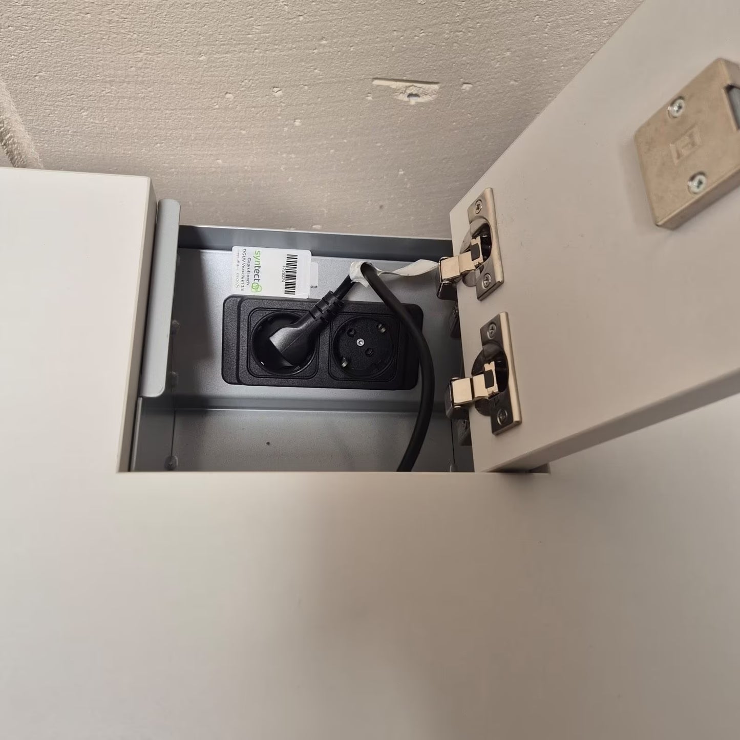 Elektrisch höhenverstellbarer Schreibtisch - Dobergo