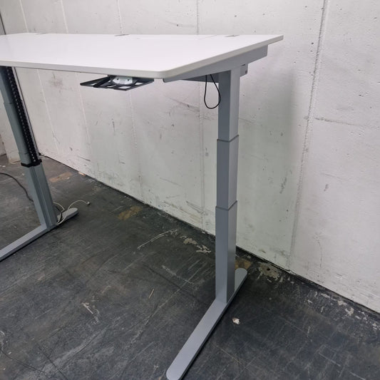 Elektrisch höhenverstellbarer Schreibtisch – VS Büromöbel