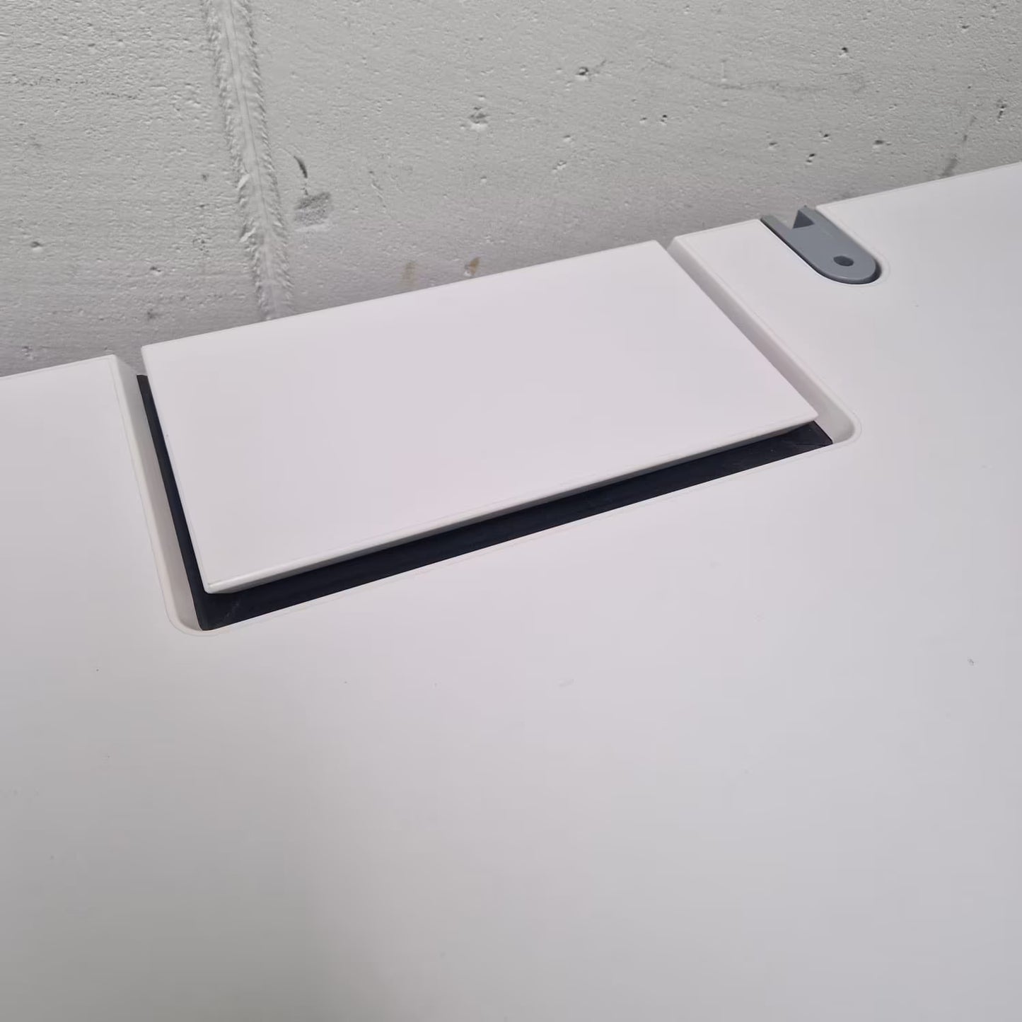 Elektrisch höhenverstellbarer Schreibtisch – VS Büromöbel