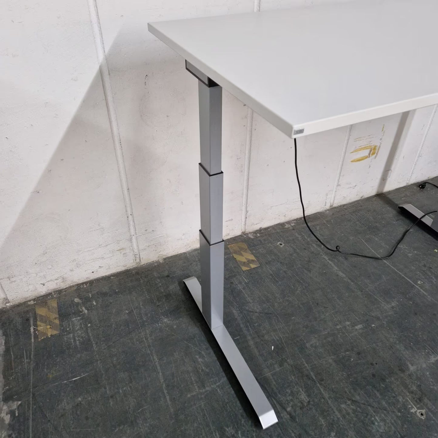 Elektrisch höhenverstellbarer Schreibtisch – Sedus Temptation