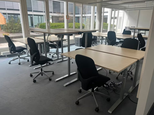 Steh-Sitz Schreibtisch elektrisch