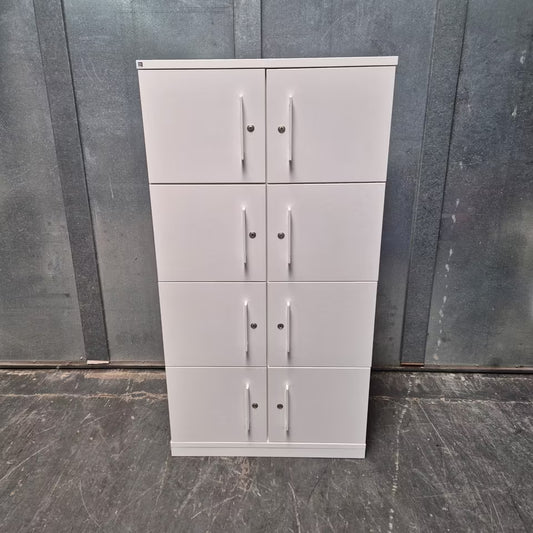 Lockerschrank / Fächerschrank