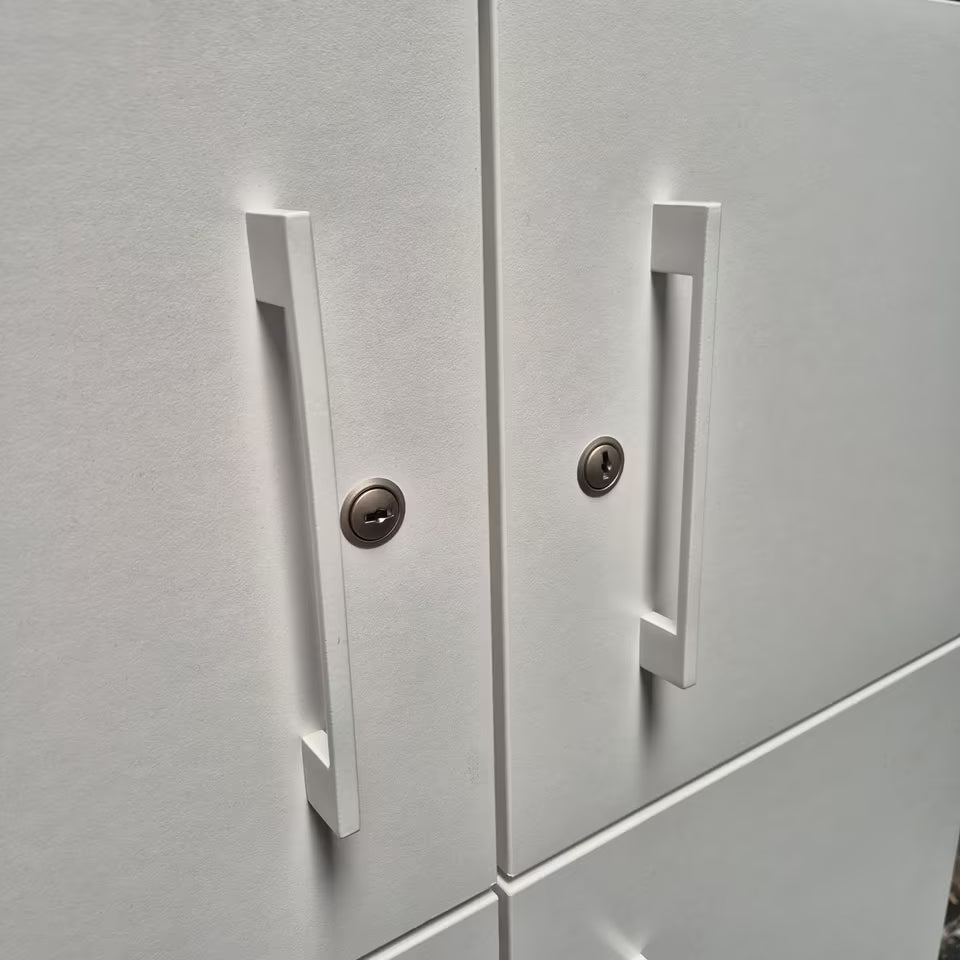 Lockerschrank / Fächerschrank