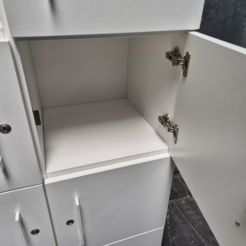 Lockerschrank / Fächerschrank