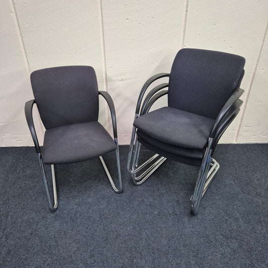 Freischwinger König & Neurath OKAY / schwarz / stapelbar / Gestellfarbe verchromt