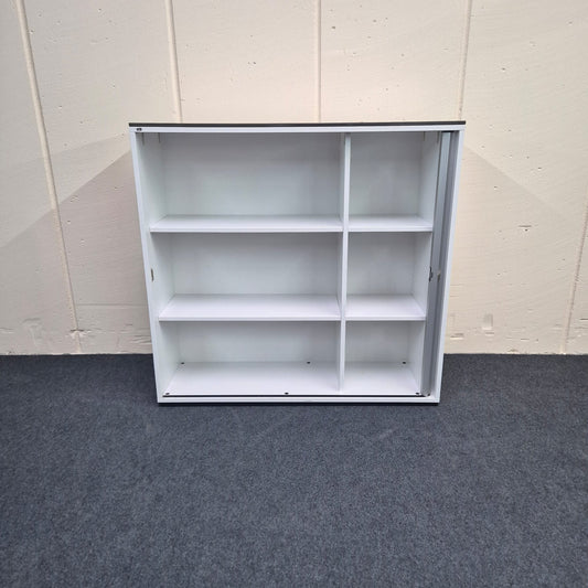 Sideboard /VS Büromöbel / weiß / Querrolllade silbergrau / 3 Ordnerhöhen / 120 cm