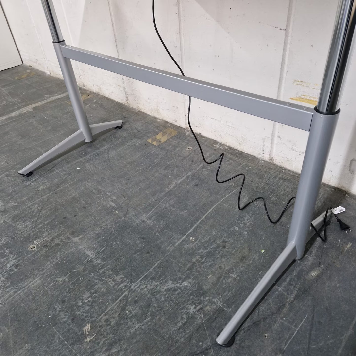 Steh-Sitz Schreibtisch elektrisch