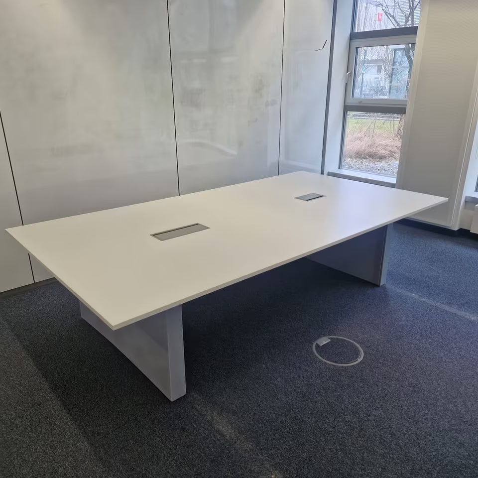 Besprechungstische