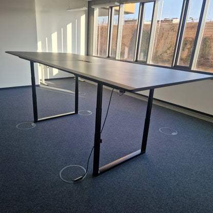 Vitra elektrischer Besprechungstisch