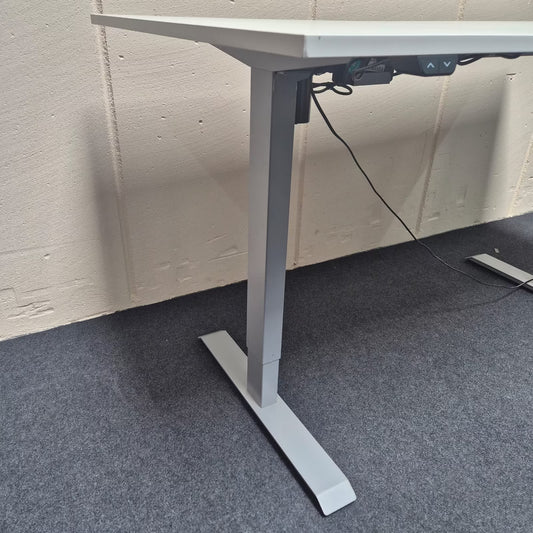 Elektrisch höhenverstellbarer Schreibtisch - Steelcase