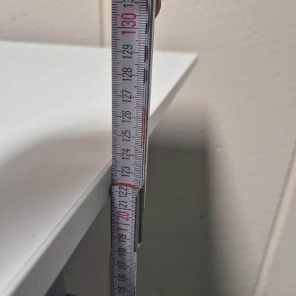 Elektrisch höhenverstellbarer Schreibtisch