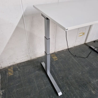 Elektrisch höhenverstellbarer Schreibtisch – Sedus Temptation