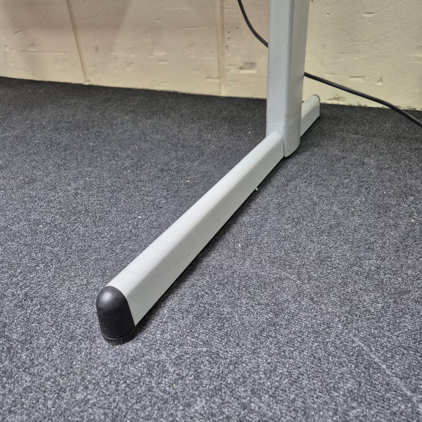 Elektrisch höhenverstellbarer Schreibtisch - Steelcase