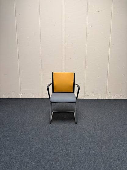 Freischwinger Steelcase Think / Besucherstuhl