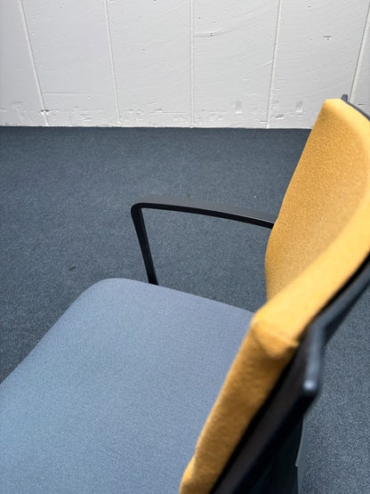 Freischwinger Steelcase Think / Besucherstuhl