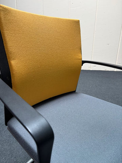 Freischwinger Steelcase Think / Besucherstuhl