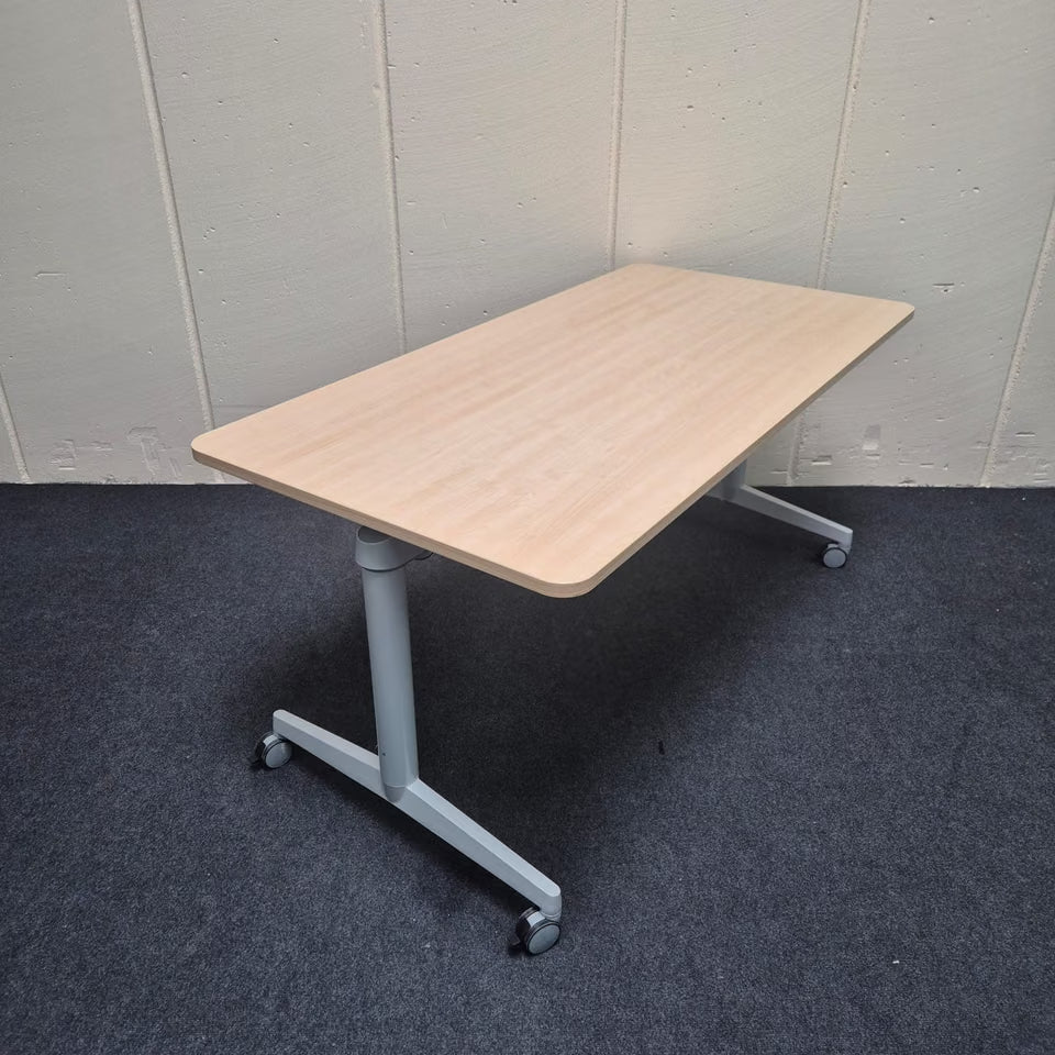 Klapptisch / Schulungstisch  - Steelcase