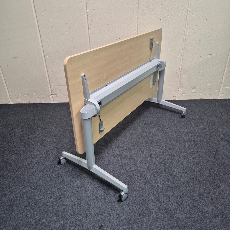 Klapptisch / Schulungstisch  - Steelcase