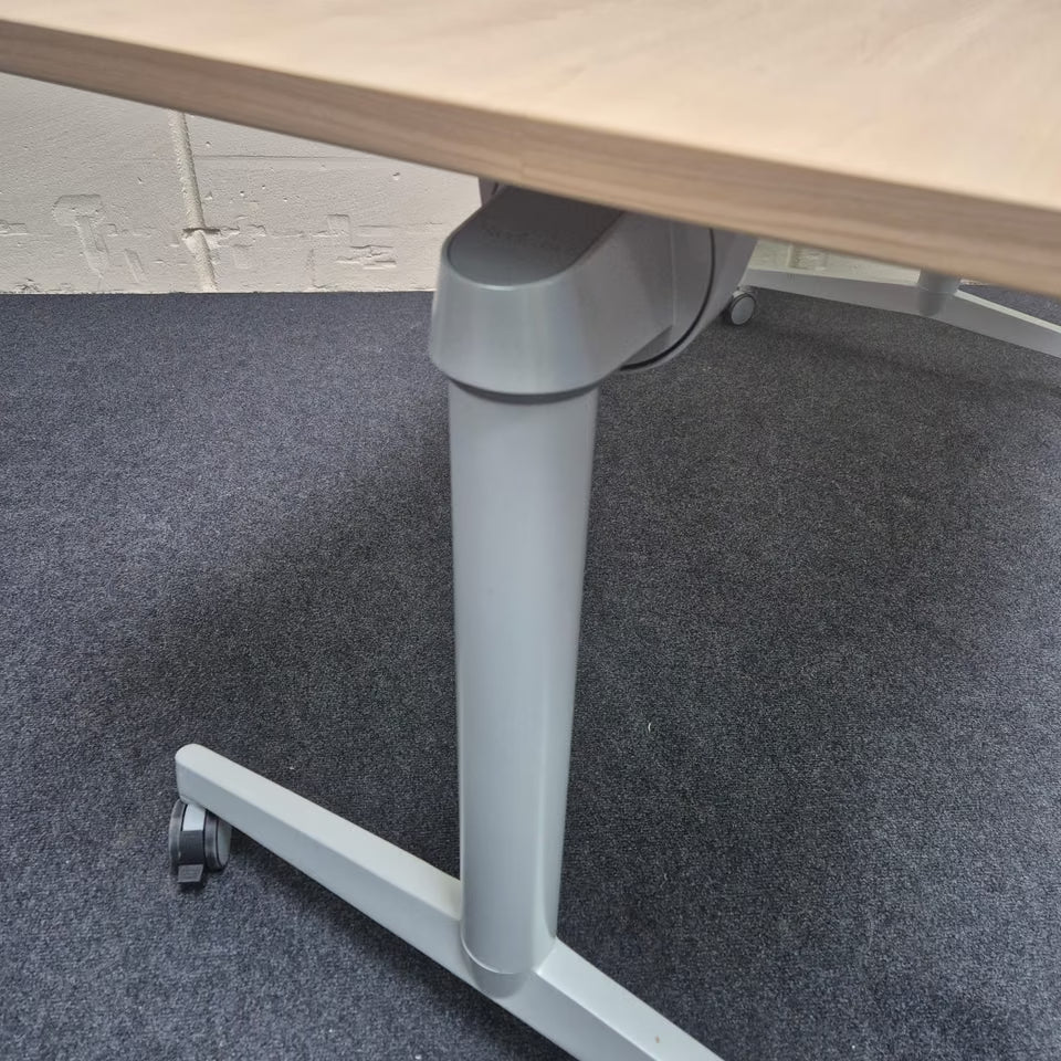 Klapptisch / Schulungstisch  - Steelcase