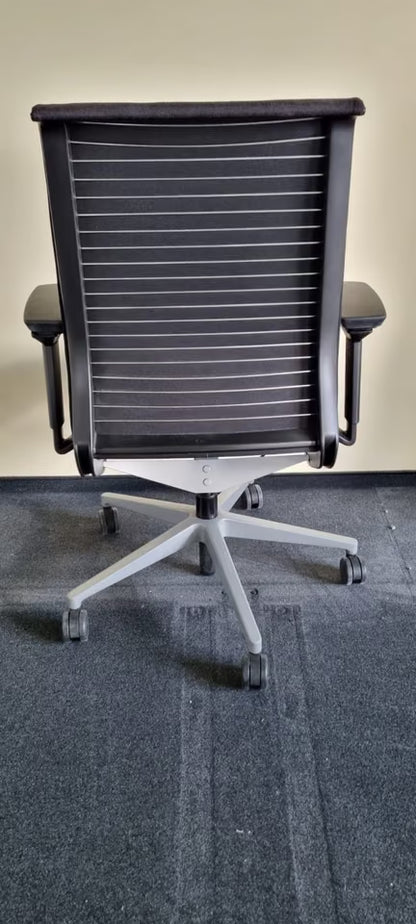 Steelcase Think / Bürodrehstuhl