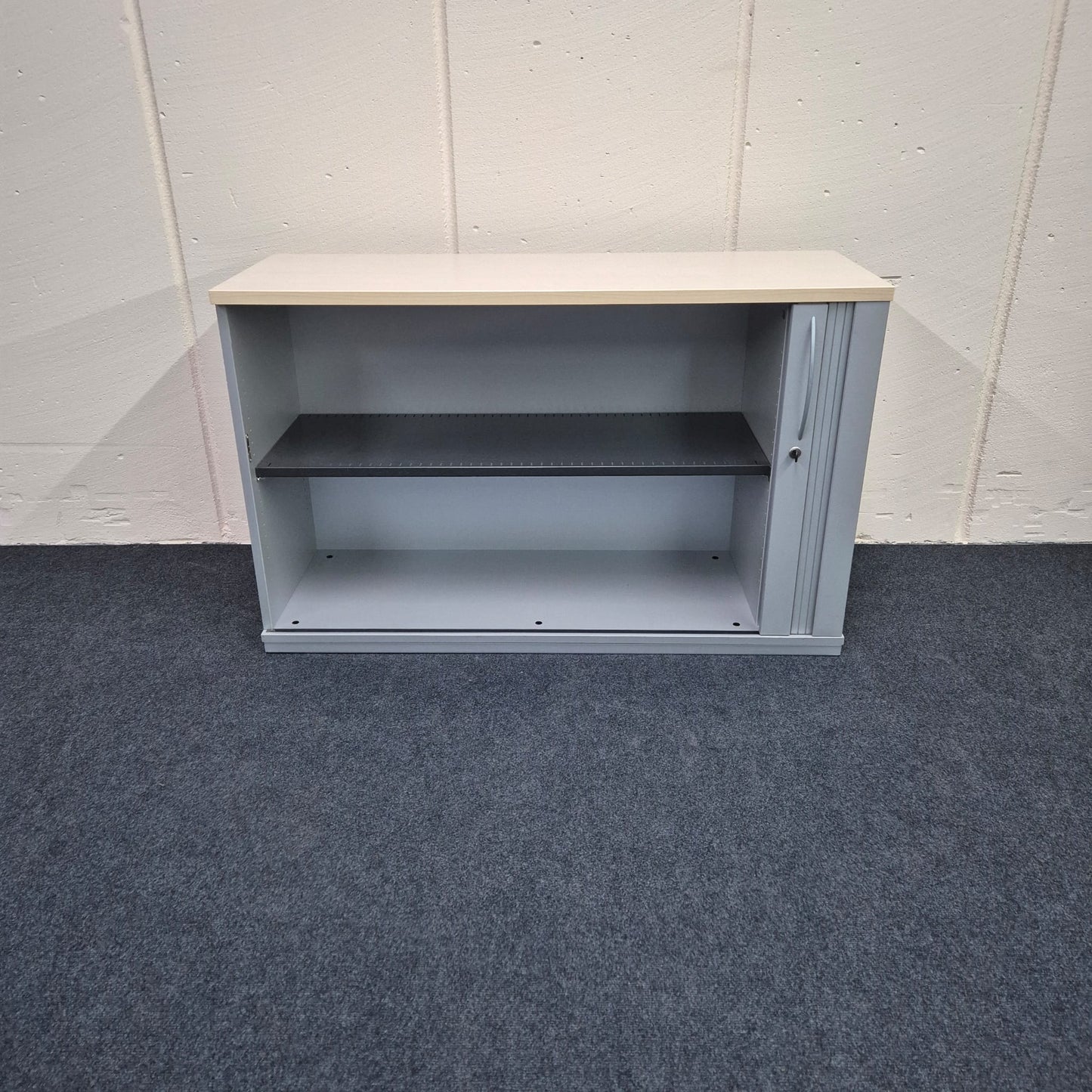 Sideboard / K & N "AD Acta" / grau / Querrolllade silbergrau / 120 cm / 2 Ordnerhöhen