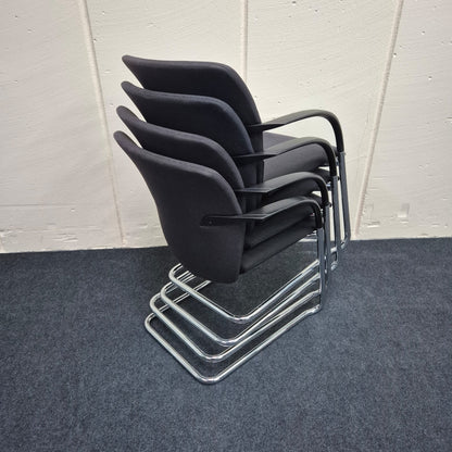 Freischwinger König & Neurath OKAY  / schwarz / stapelbar / Gestellfarbe verchromt