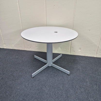 Besprechungstisch / VS Büromöbel / weiß / 100 cm Durchmesser