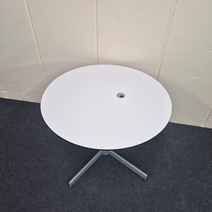 Besprechungstisch / VS Büromöbel / weiß / 100 cm Durchmesser