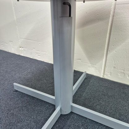 Besprechungstisch / VS Büromöbel / weiß / 100 cm Durchmesser