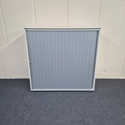 Sideboard /VS Büromöbel / weiß / Querrolllade silbergrau / 3 Ordnerhöhen / 120 cm