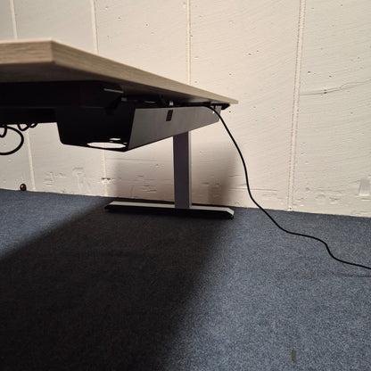 Elektrisch höhenverstellbarer Schreibtisch – Sedus Temptation