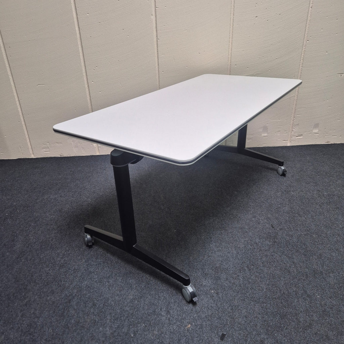 Klapptisch / Besprechungstisch  - Steelcase