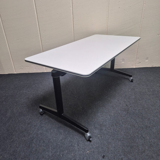 Klapptisch / Besprechungstisch  - Steelcase