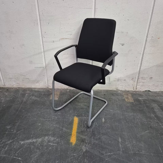 Freischwinger Interstuhl