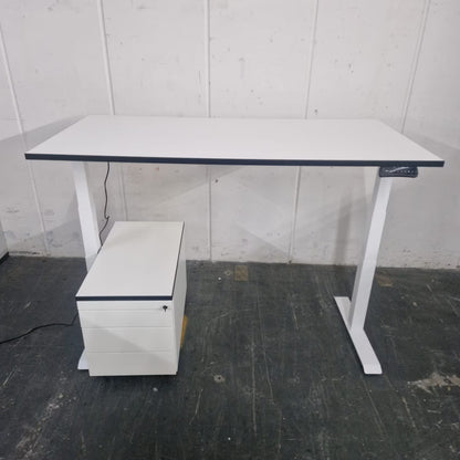 Elektrisch höhenverstellbarer Schreibtisch – Neu