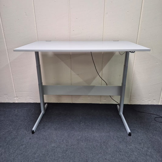 Elektrisch höhenverstellbarer Schreibtisch - Steelcase