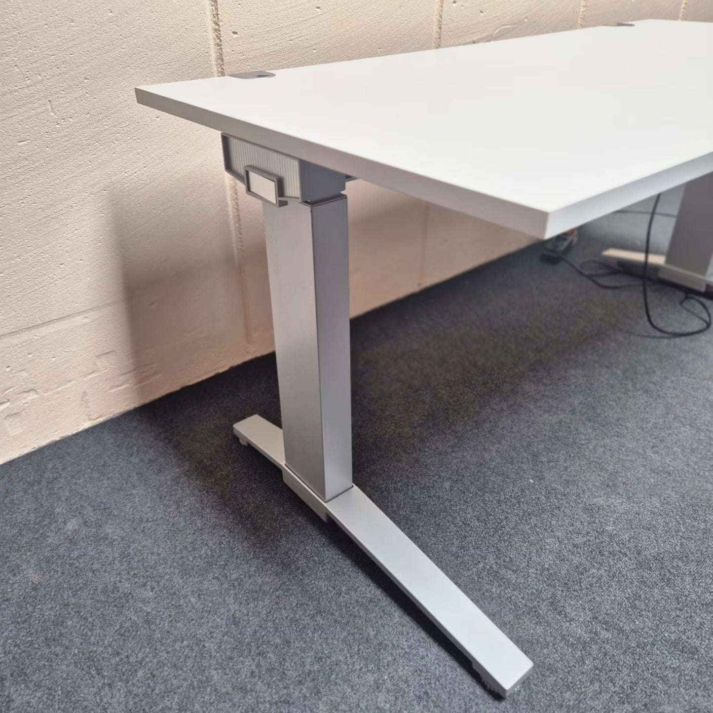 Elektrisch höhenverstellbarer Schreibtisch - Actiforce