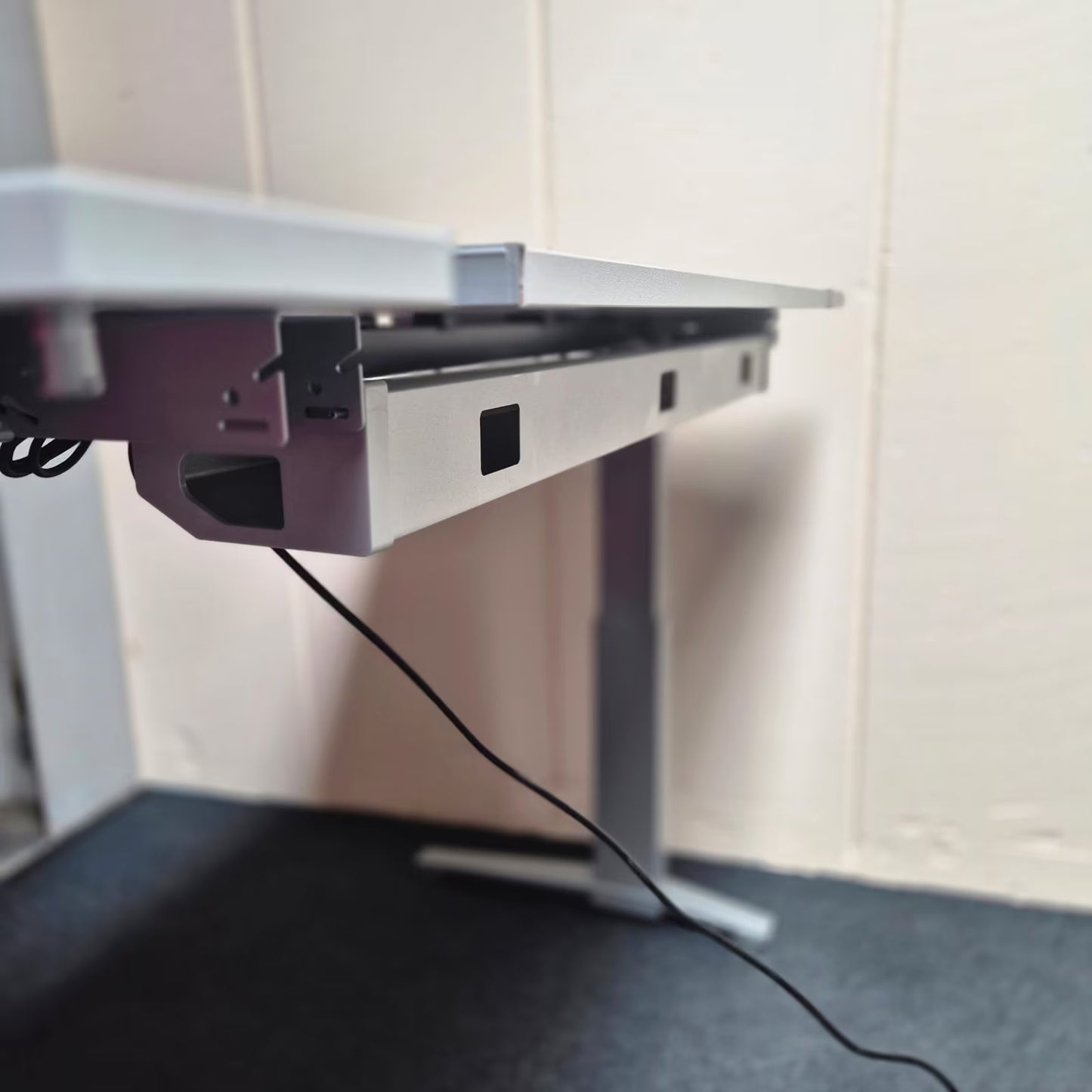 Elektrisch höhenverstellbarer Schreibtisch - Actiforce