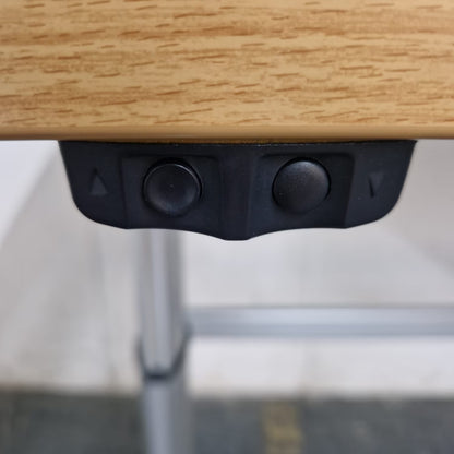 Elektrisch höhenverstellbarer Schreibtisch – Pfalzmöbel